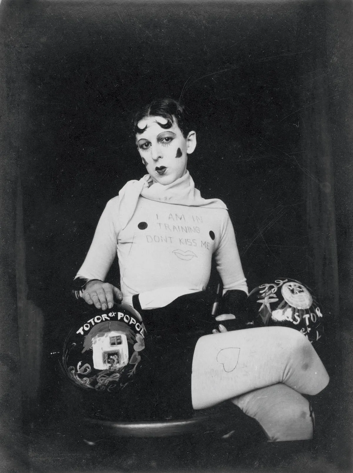 claude cahun TRAINING T