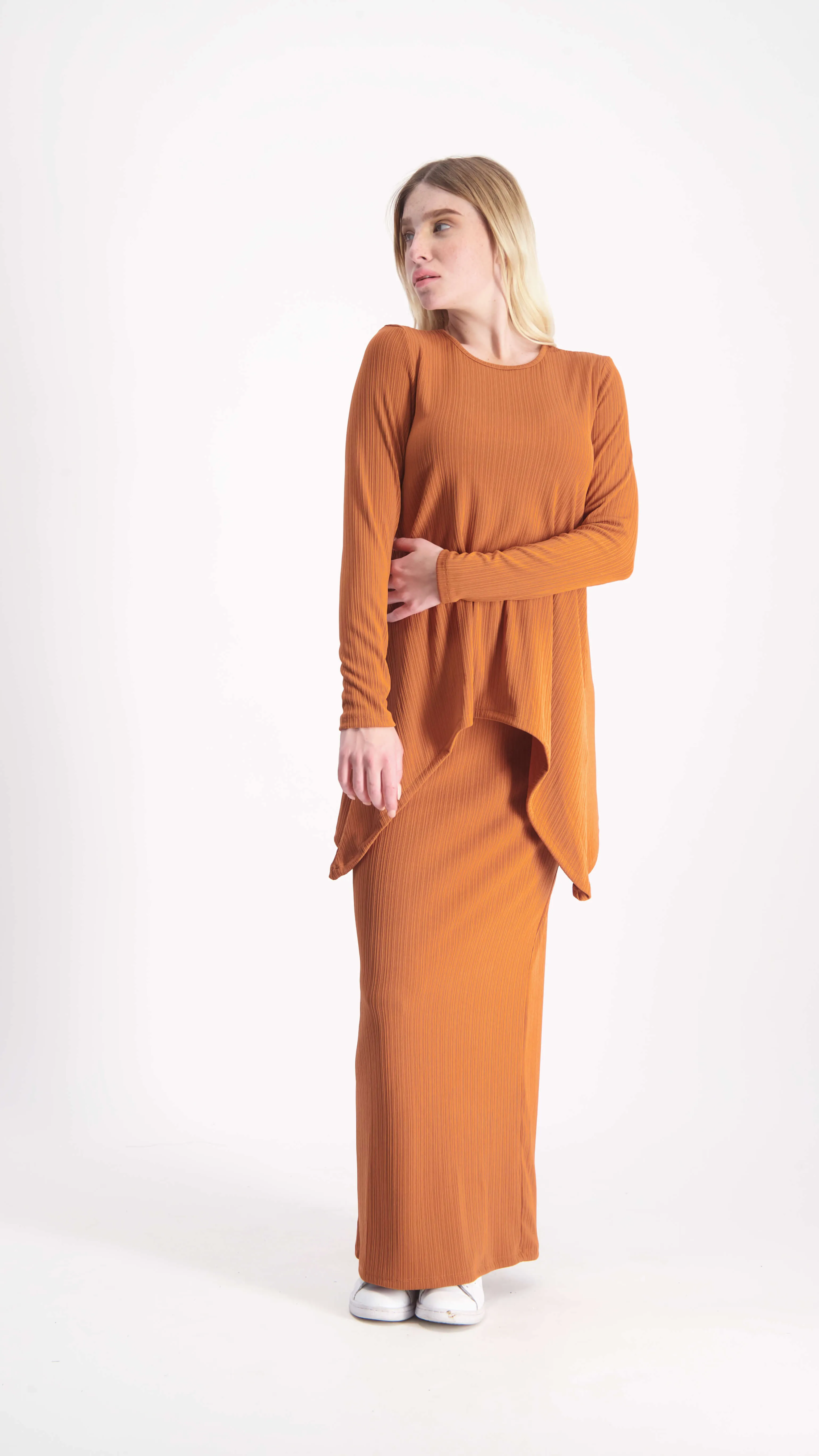 Ribbed Asymmetric T-shirt / Brick